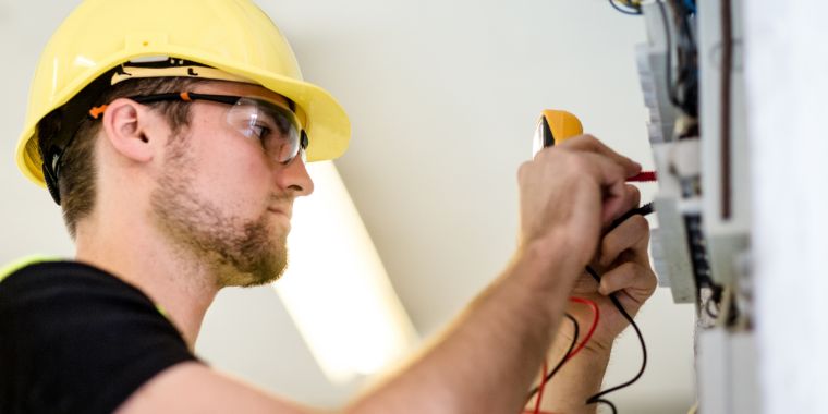 Finding a Trusted Emergency Electrician Near Me: A Homeowner’s Guide